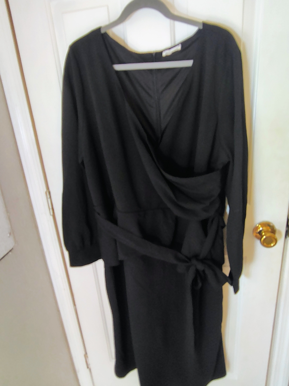 Plus Size Elegant Black Long-Sleeve Wrap Dress with Tie Waist